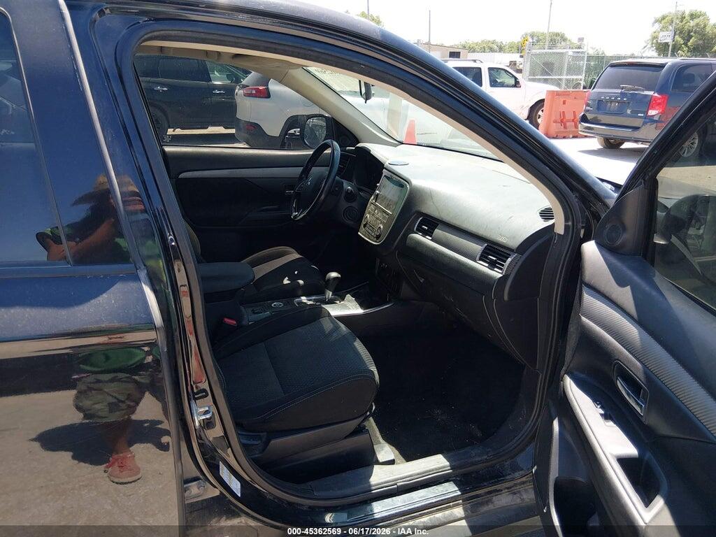 JA4AZ3A32JJ002391 2018 MITSUBISHI OUTLANDER photo no. 5