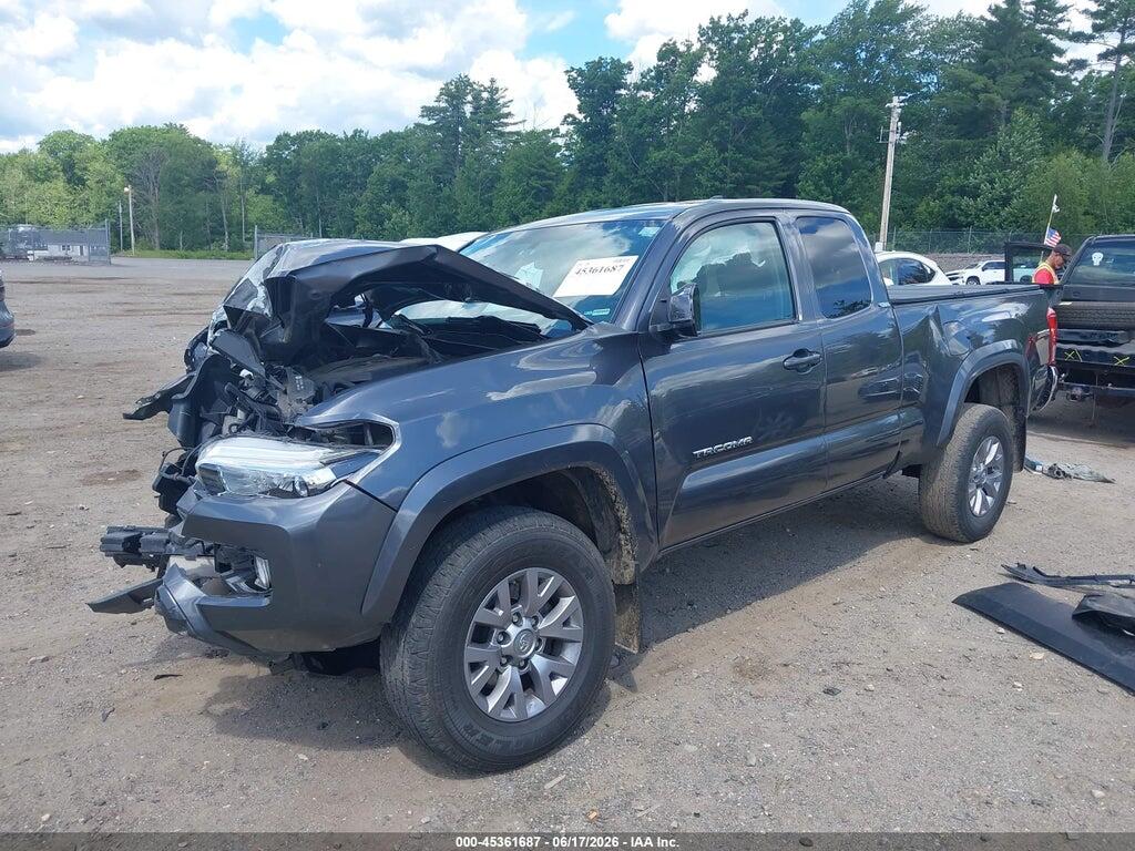 5TFSZ5AN0HX118123 2017 TOYOTA TACOMA photo no. 2