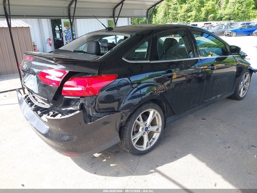 1FADP3J21GL210409 2016 FORD FOCUS photo no. 4
