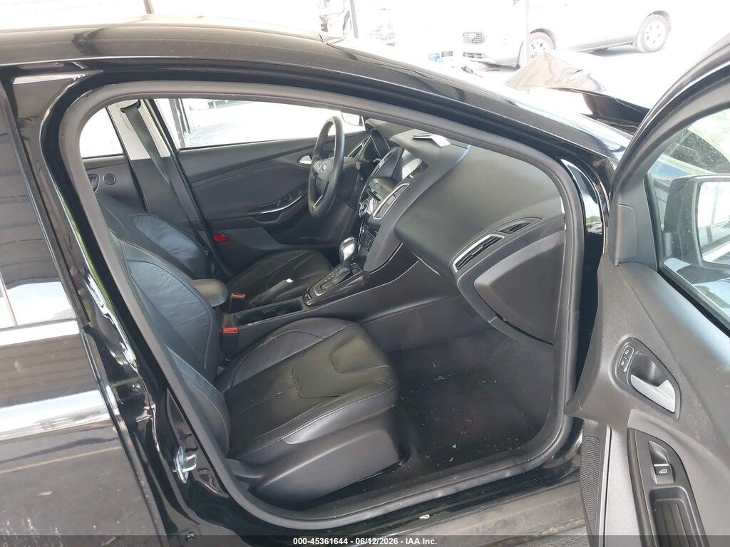 1FADP3J21GL210409 2016 FORD FOCUS photo no. 5