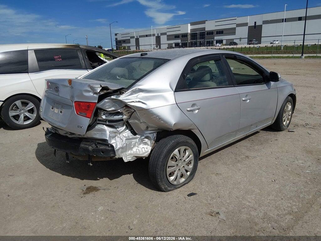 KNAFU4A2XC5505571 2012 KIA FORTE photo no. 4
