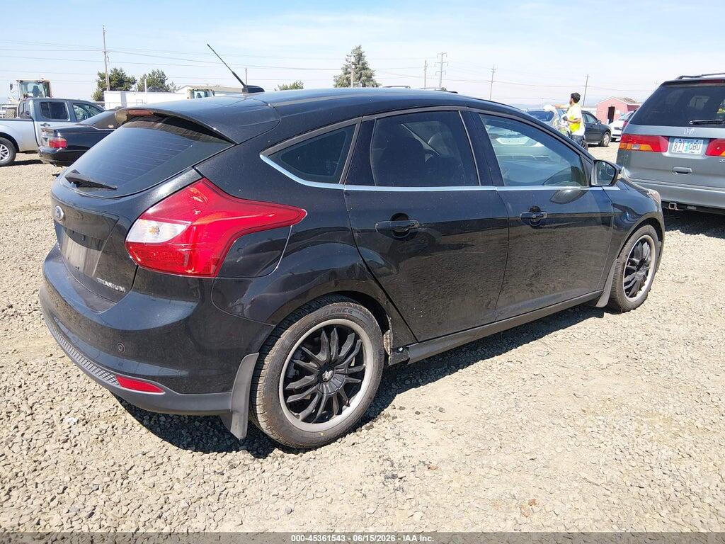 1FAHP3N28CL423458 2012 FORD FOCUS photo no. 4