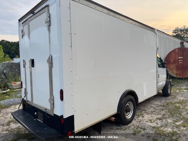 1FDWE3F60KDC49916 2019 FORD E-350 CUTAWAY photo no. 4
