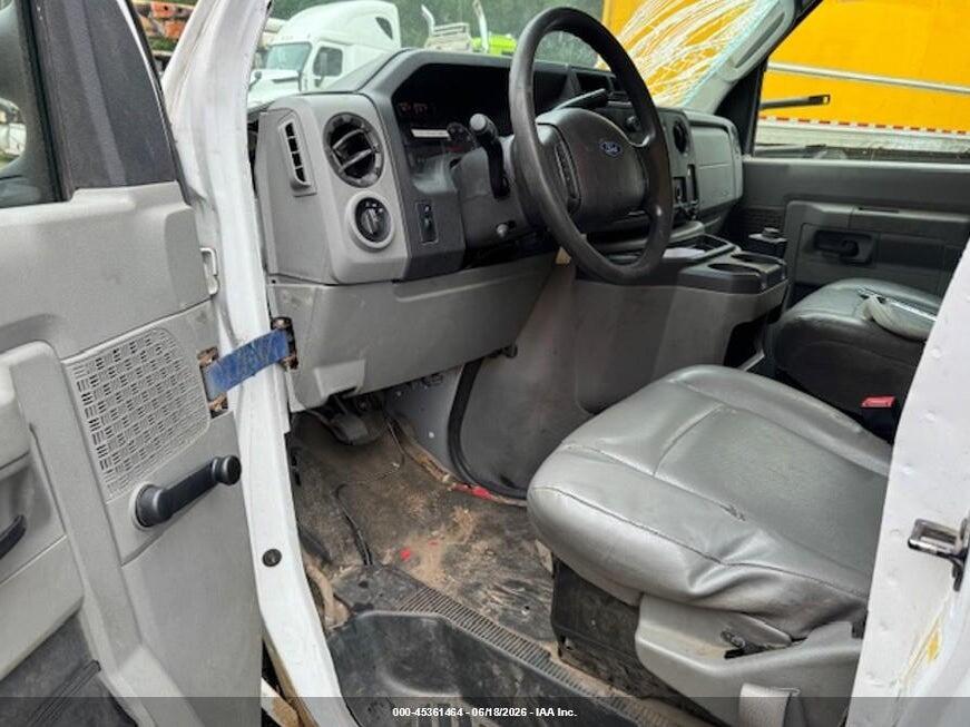 1FDWE3F60KDC49916 2019 FORD E-350 CUTAWAY photo no. 5