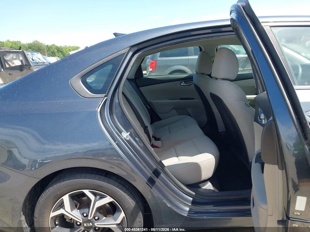 3KPF24AD4KE076568 2019 KIA FORTE photo no. 8