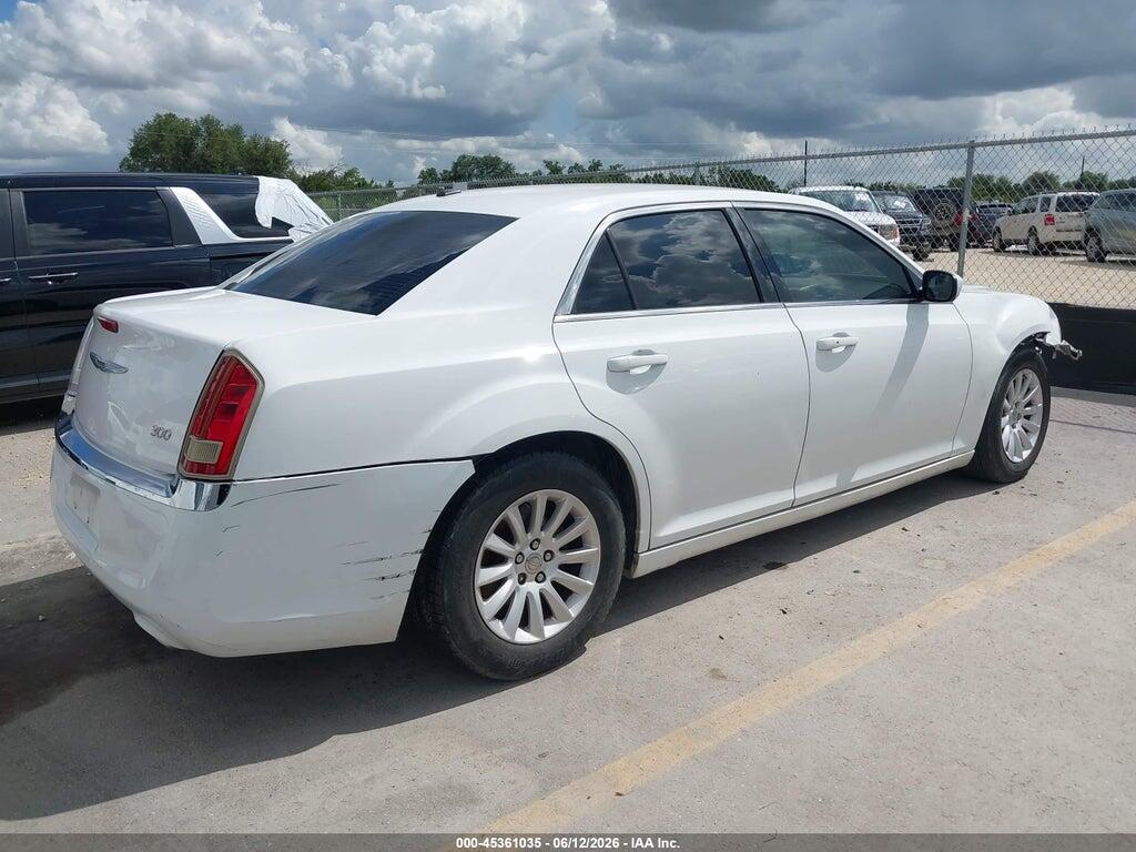 2C3CCAAGXDH505054 2013 CHRYSLER 300 photo no. 4