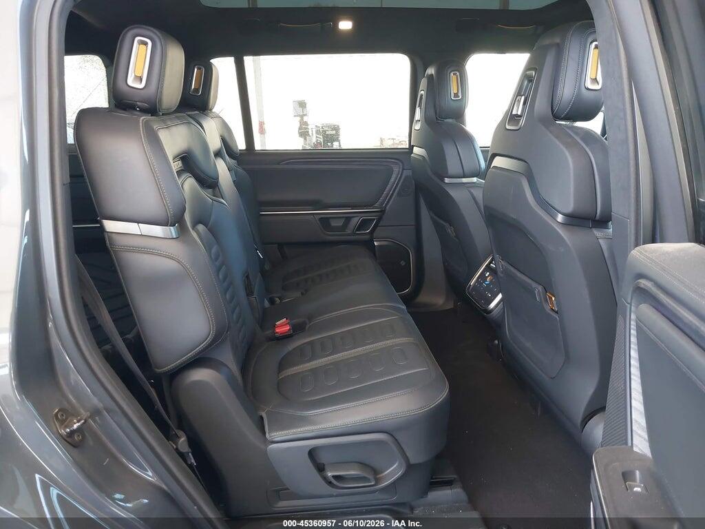 7PDSGABA6PN013227 2023 RIVIAN R1S photo no. 8