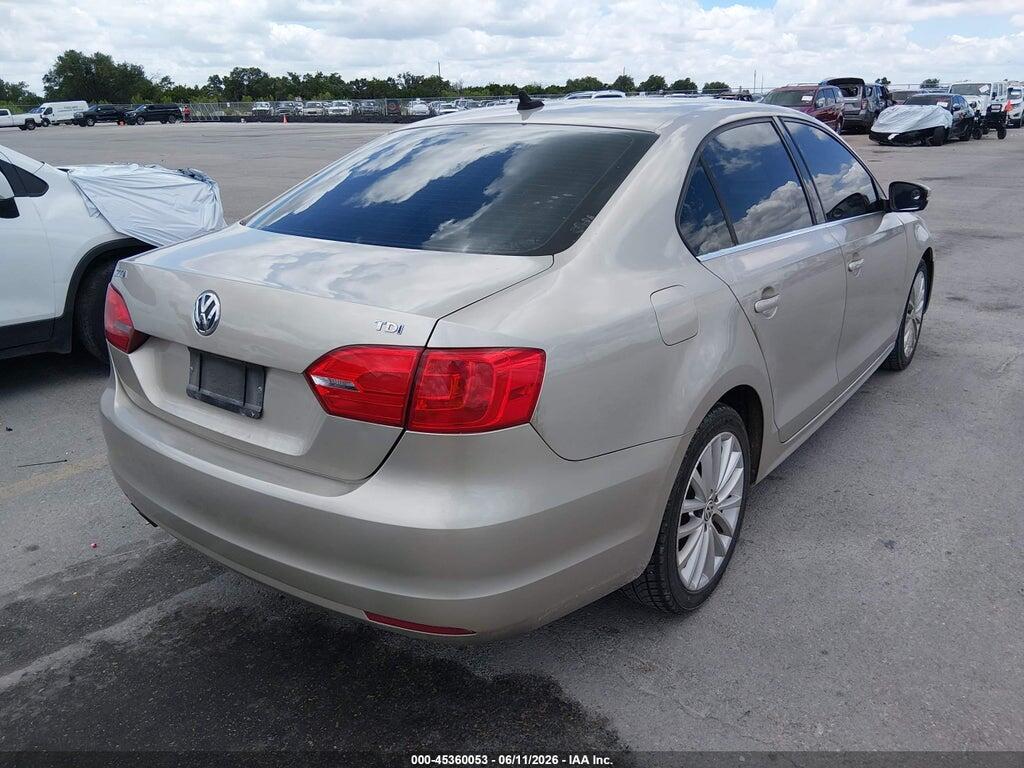 3VWLL7AJ0DM231047 2013 VOLKSWAGEN JETTA photo no. 4