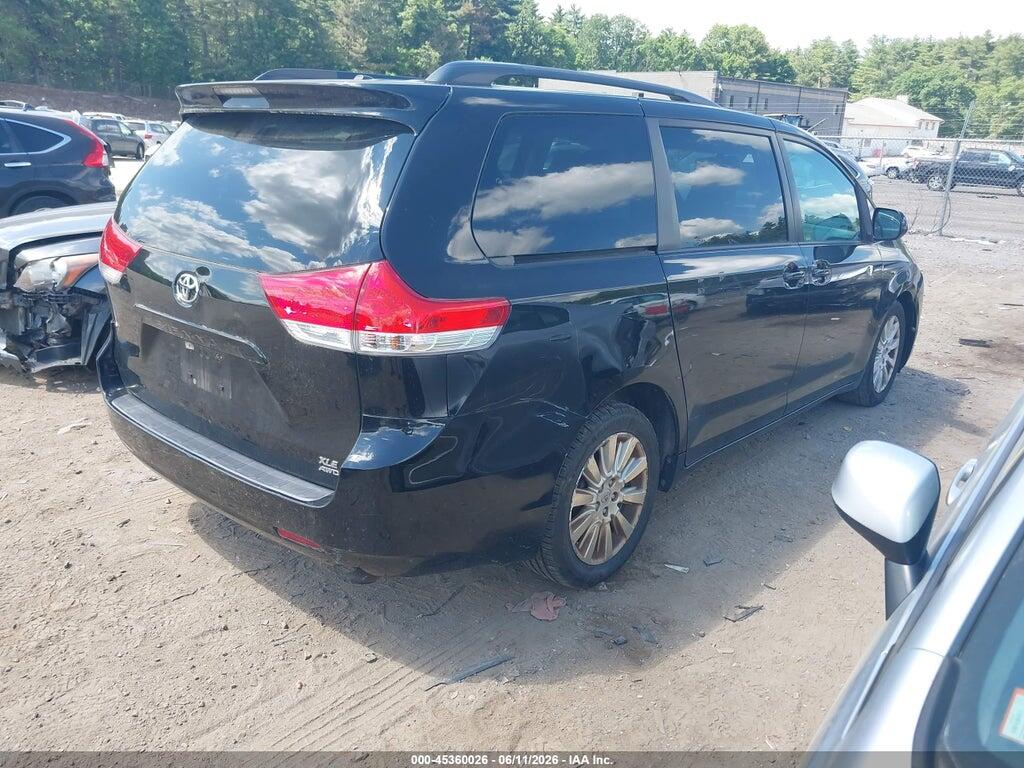 5TDDK3DC9DS067684 2013 TOYOTA SIENNA photo no. 4