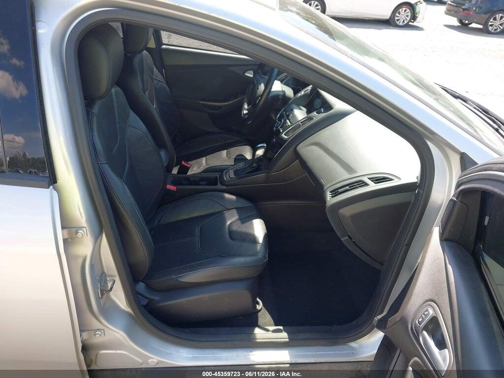 1FADP3K27GL225852 2016 FORD FOCUS photo no. 5