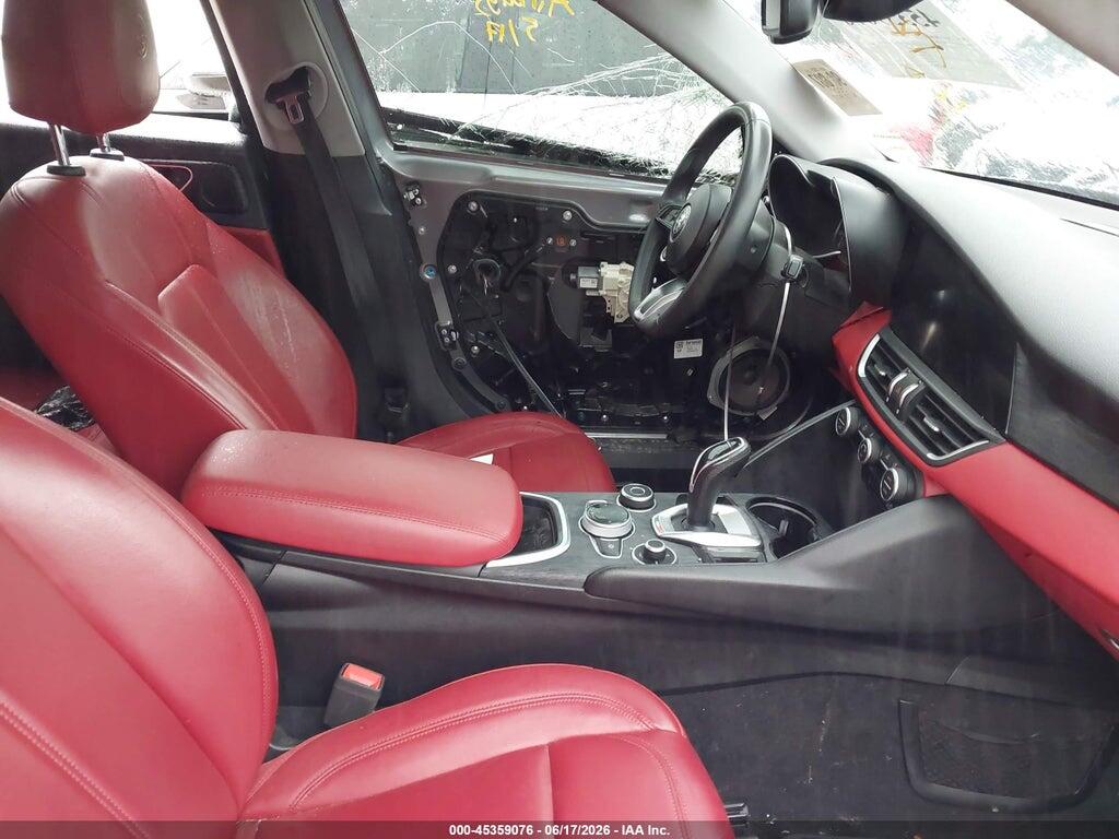 ZARFAMAN8L7634070 2020 ALFA ROMEO GIULIA photo no. 5
