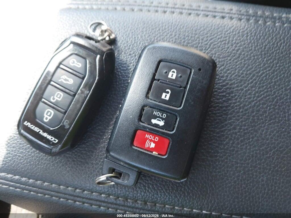 2T1BURHE6JC076718 2018 TOYOTA COROLLA photo no. 11