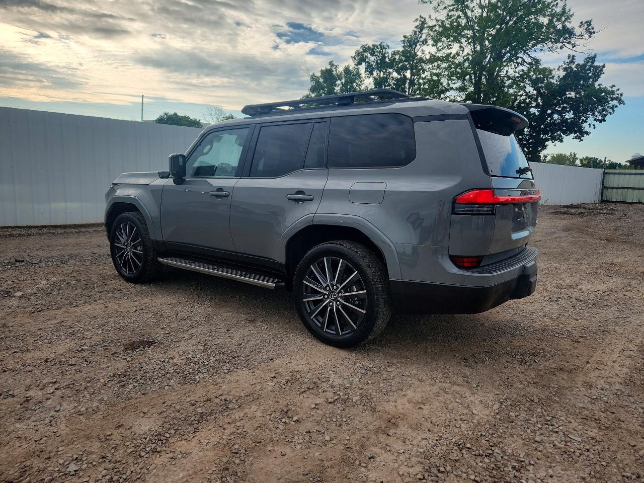 JTJVBCDX8R5017294 2024 LEXUS GX 550 photo no. 2