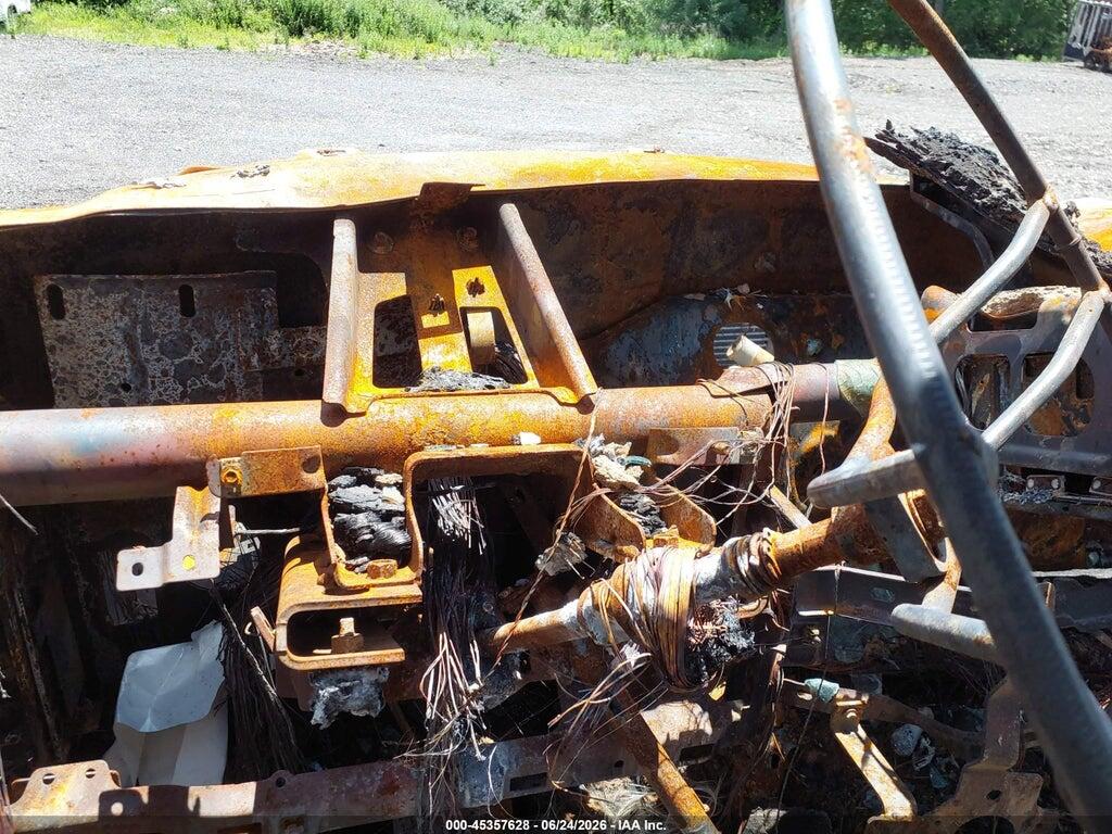 3FRNF6FA8BV672604 2011 FORD F-650 photo no. 6