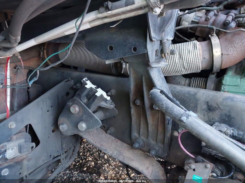 4V4NC9EJXBN531798 2011 VOLVO VN*ORS photo no. 12