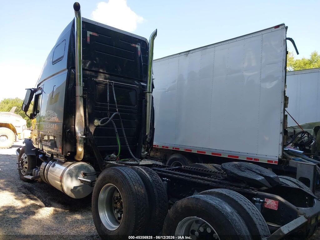 4V4NC9EJXBN531798 2011 VOLVO VN*ORS photo no. 3