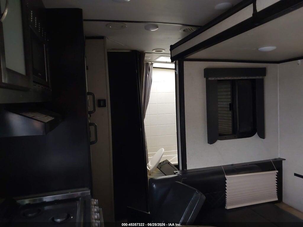 5ZT2SBPB3KS033845 2019 FOREST RIVER SPIRIT ULTRA LITE photo no. 5