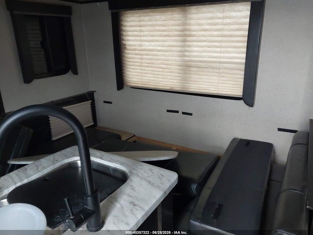 5ZT2SBPB3KS033845 2019 FOREST RIVER SPIRIT ULTRA LITE photo no. 6