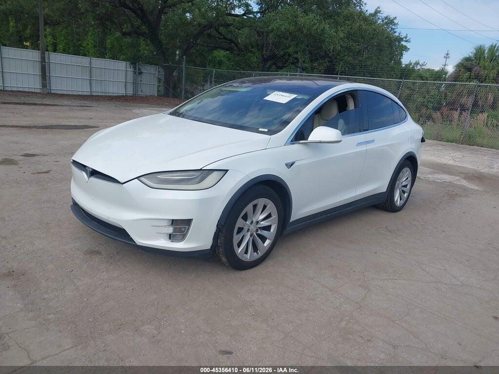 5YJXCBE28JF087256 2018 TESLA MODEL X photo no. 2