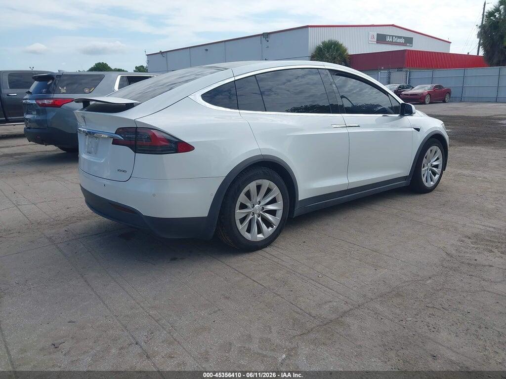 5YJXCBE28JF087256 2018 TESLA MODEL X photo no. 4