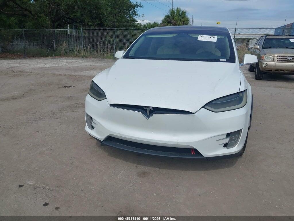5YJXCBE28JF087256 2018 TESLA MODEL X photo no. 6