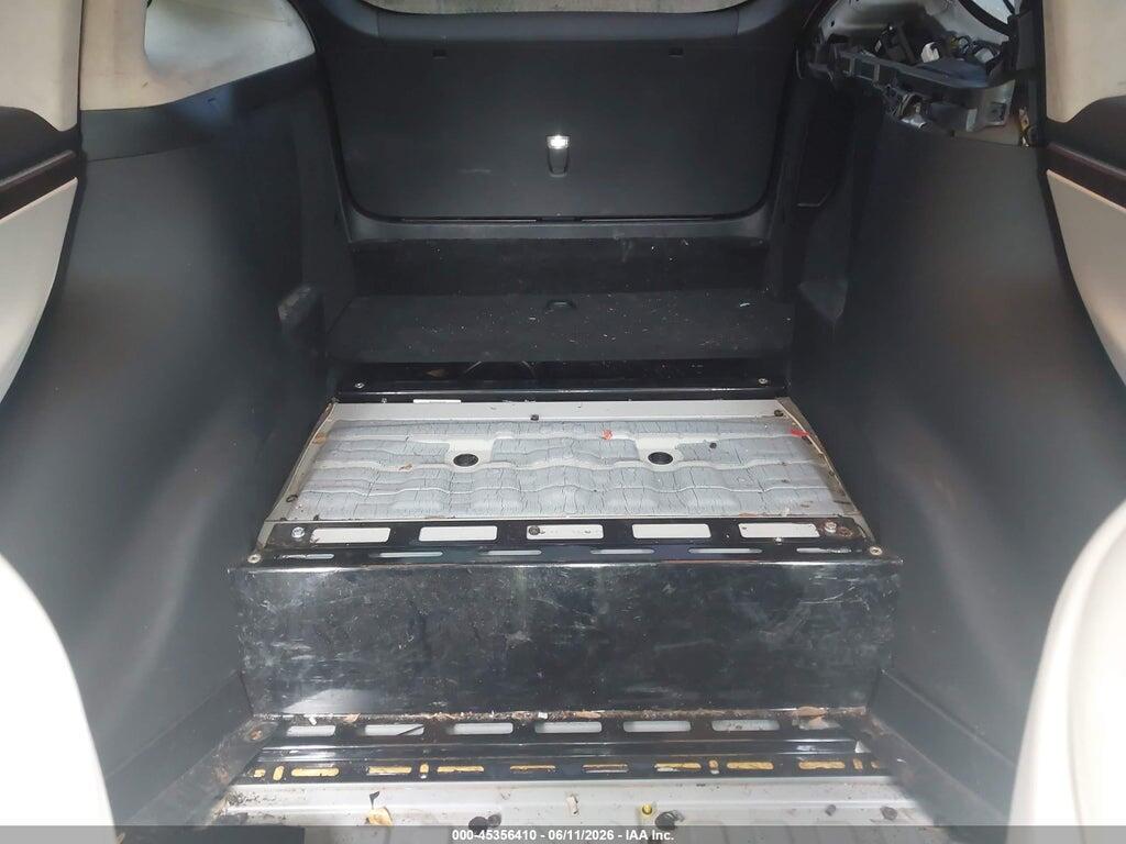 5YJXCBE28JF087256 2018 TESLA MODEL X photo no. 8