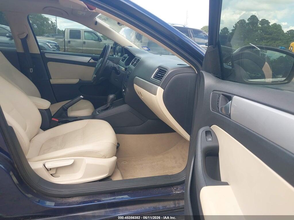 3VWLX7AJ6CM424323 2012 VOLKSWAGEN JETTA photo no. 5
