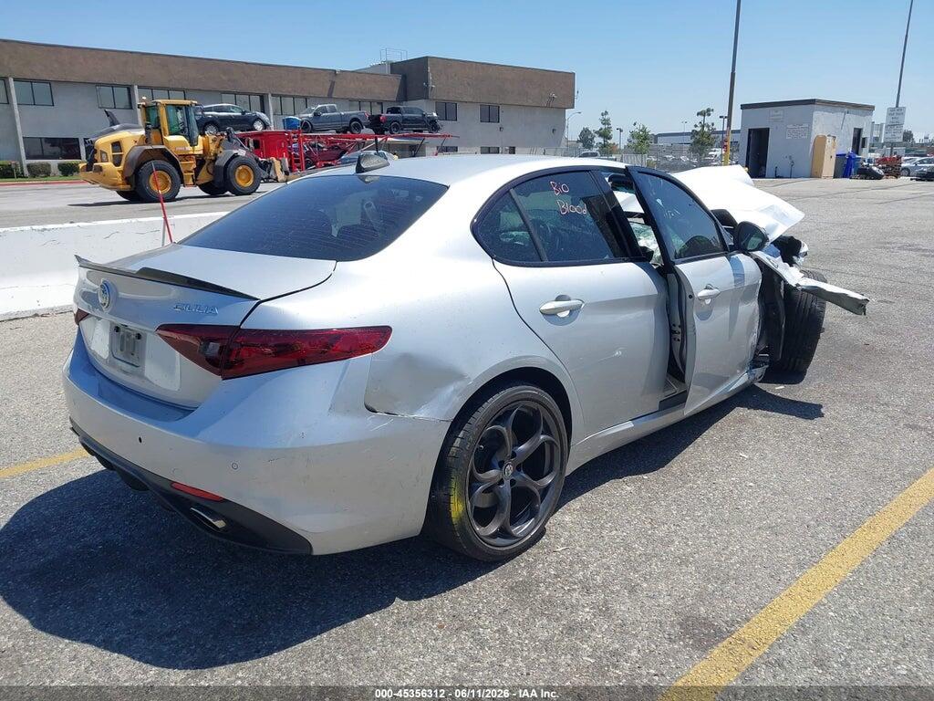 ZARFAECN9J7582951 2018 ALFA ROMEO GIULIA photo no. 4