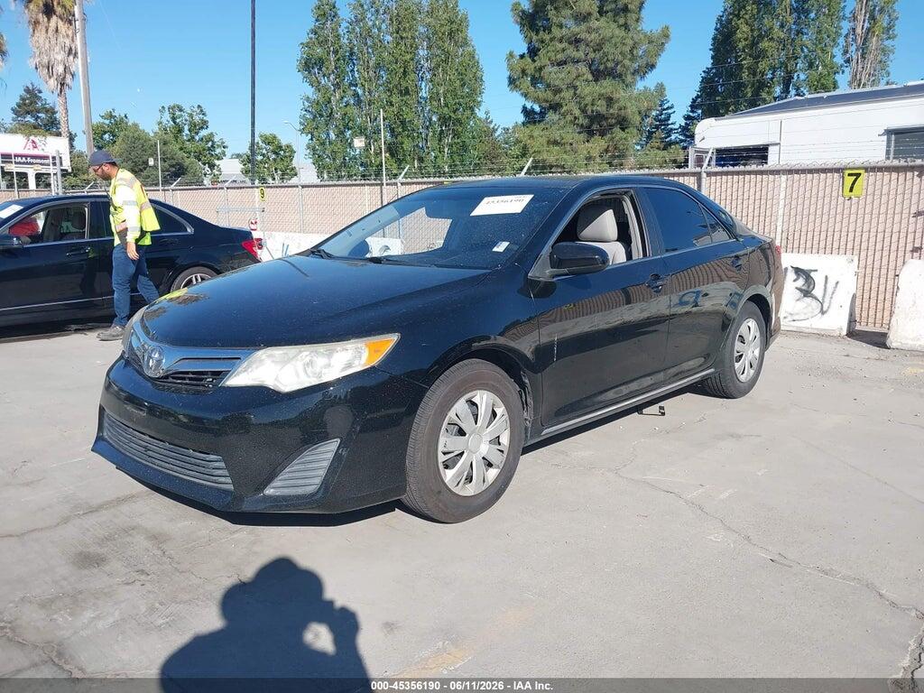 4T4BF1FK2ER351032 2014 TOYOTA CAMRY photo no. 2