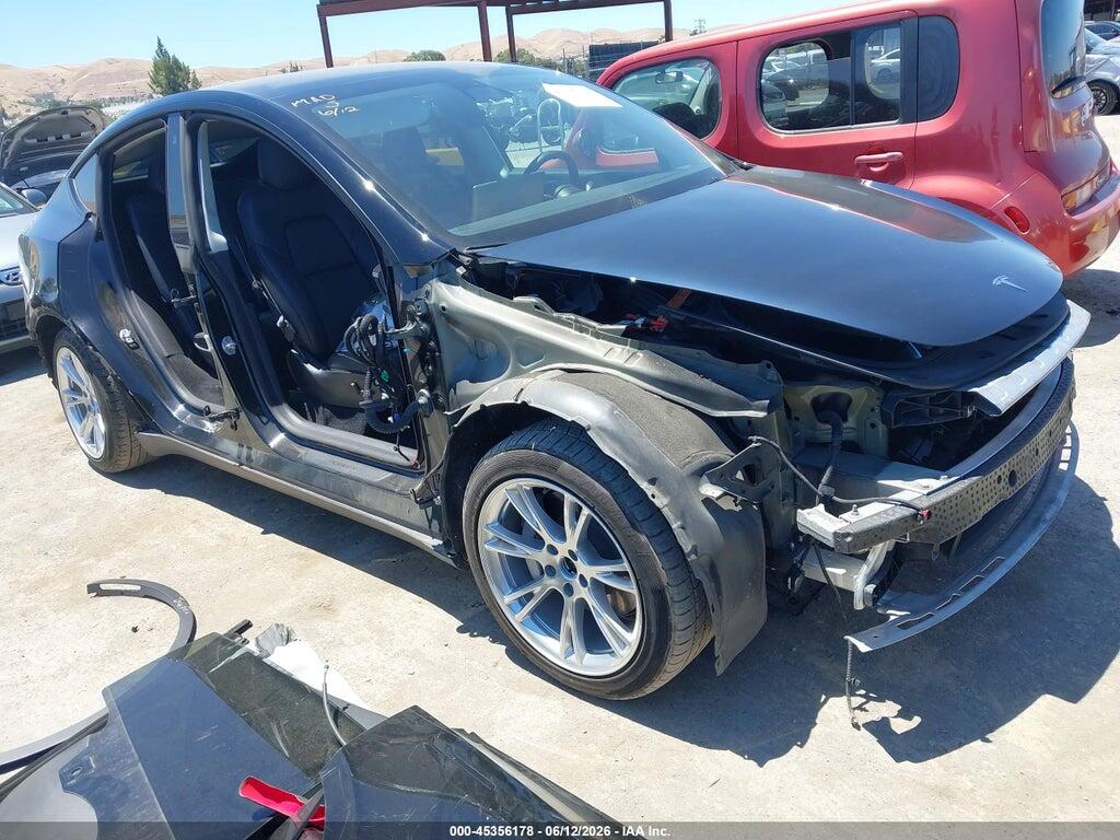 7SAYGAEE2NF486704 2022 TESLA MODEL Y photo no. 1