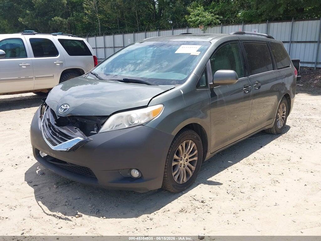 5TDYK3DC5DS302213 2013 TOYOTA SIENNA photo no. 2