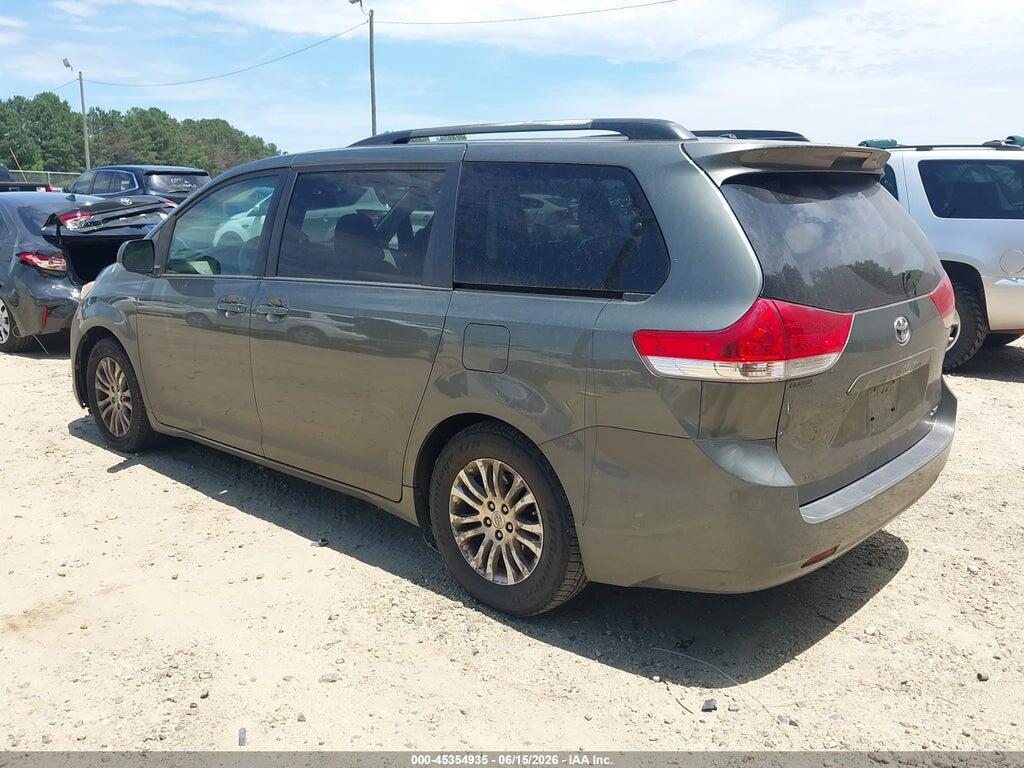 5TDYK3DC5DS302213 2013 TOYOTA SIENNA photo no. 3