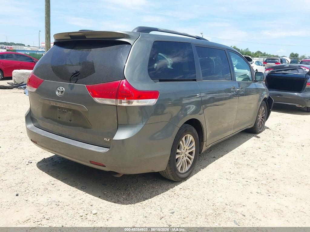 5TDYK3DC5DS302213 2013 TOYOTA SIENNA photo no. 4