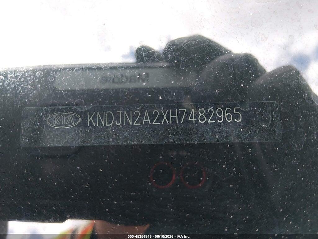 KNDJN2A2XH7482965 2017 KIA SOUL photo no. 9