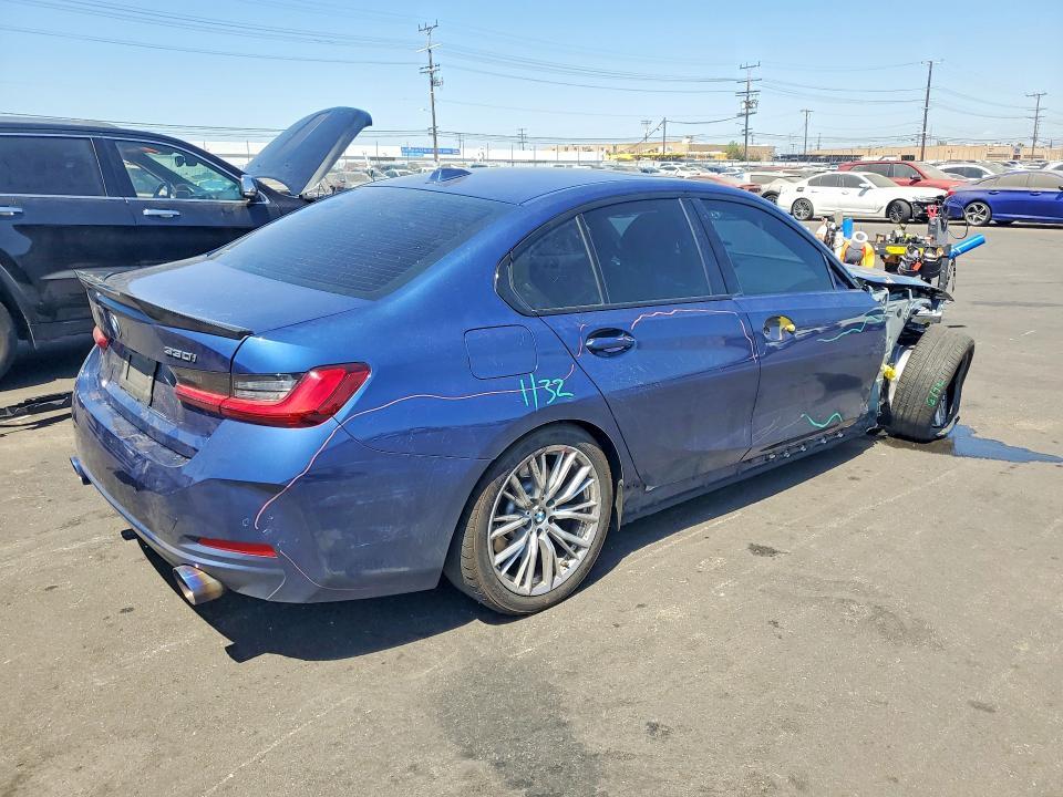 2023 BMW 330I — Фото 3 из 12
