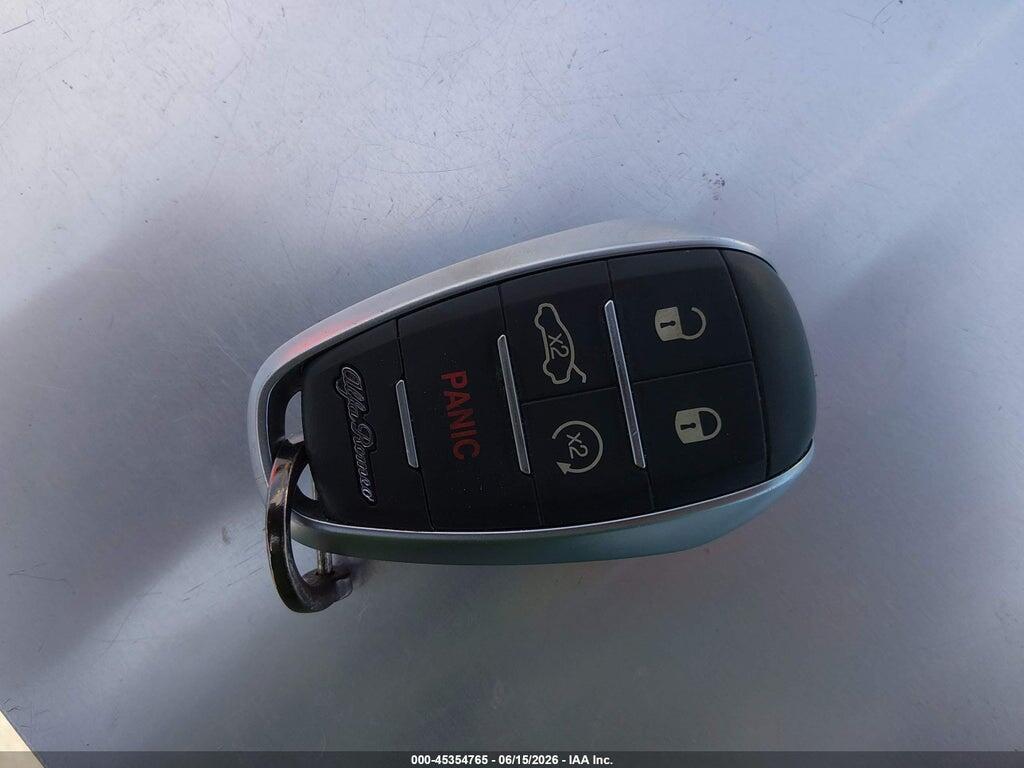 ZARFAEAV6J7580948 2018 ALFA ROMEO GIULIA photo no. 11