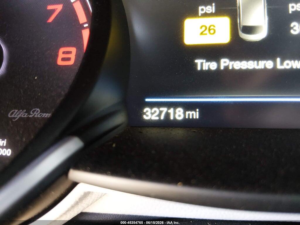 ZARFAEAV6J7580948 2018 ALFA ROMEO GIULIA photo no. 12