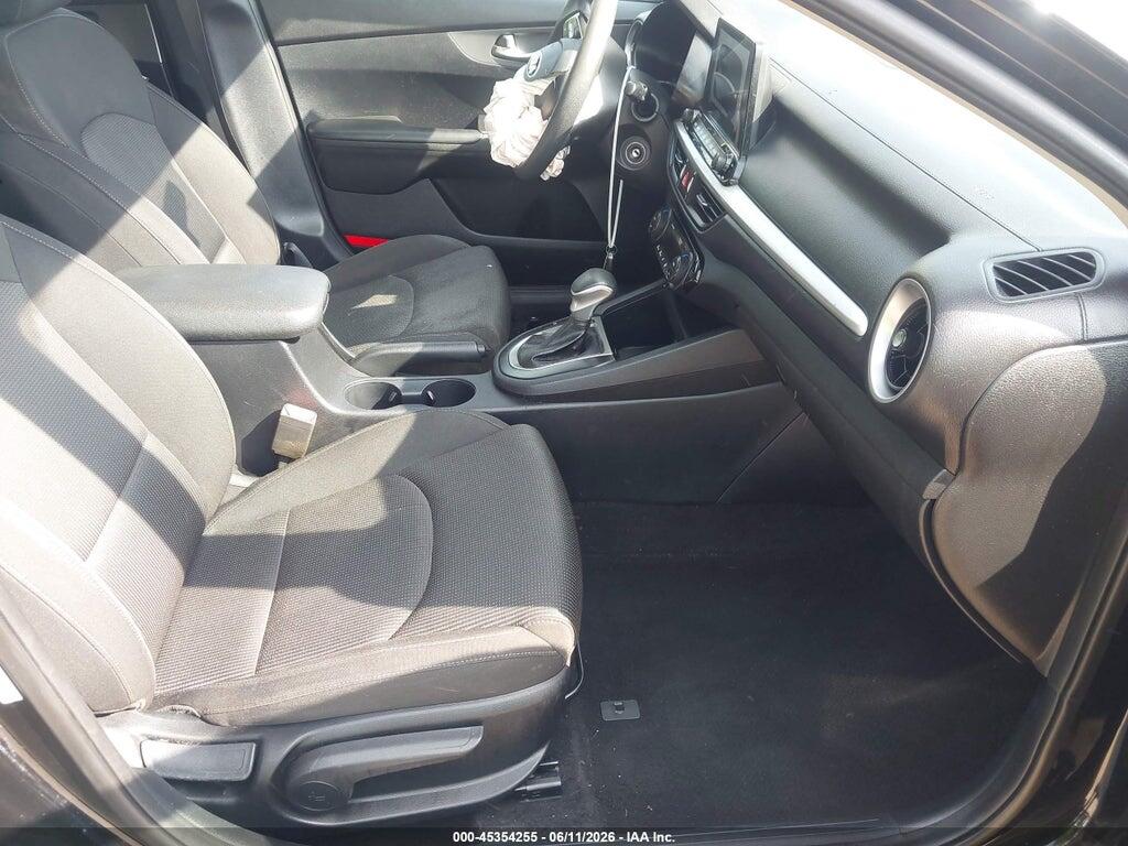 3KPF24AD2KE031306 2019 KIA FORTE photo no. 5
