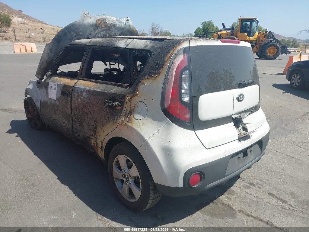 KNDJN2A26J7891941 2018 KIA SOUL photo no. 3