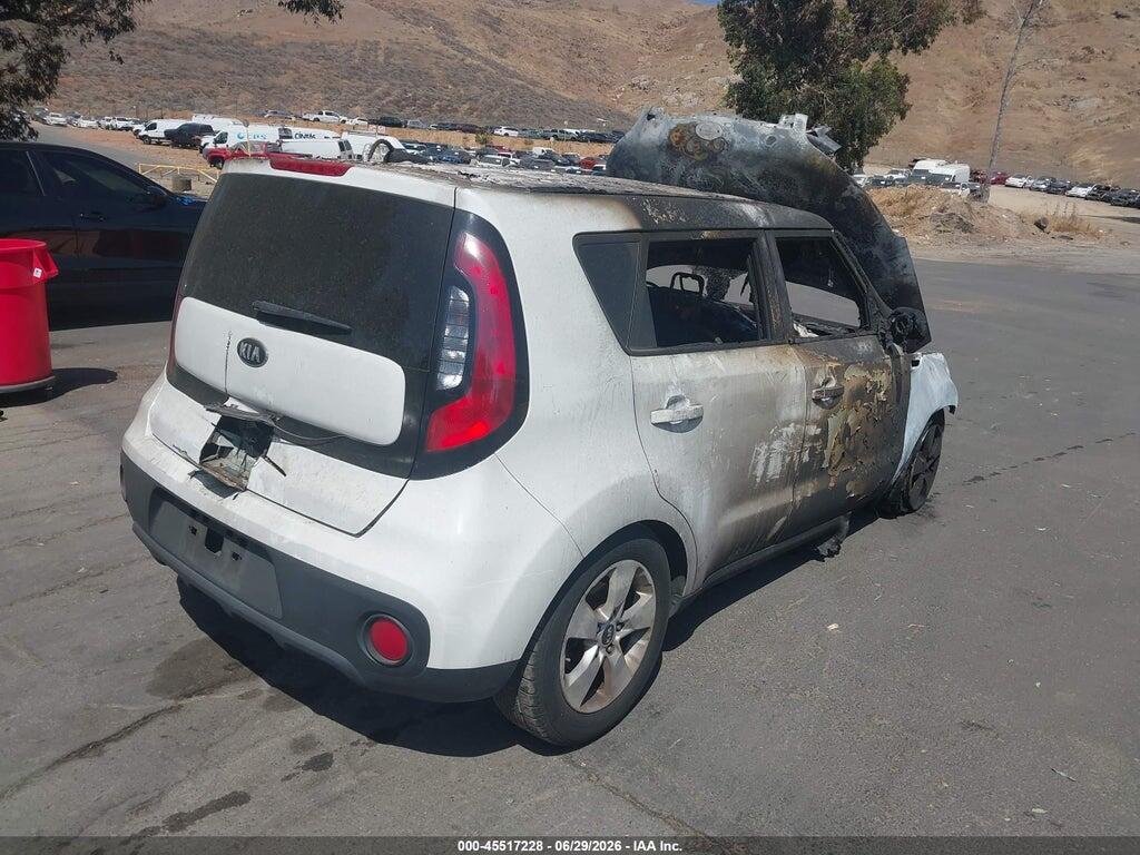 KNDJN2A26J7891941 2018 KIA SOUL photo no. 4
