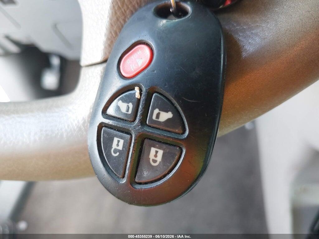 5TDKK3DC4BS105178 2011 TOYOTA SIENNA photo no. 11