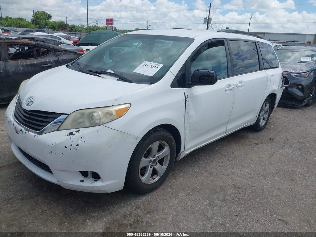 5TDKK3DC4BS105178 2011 TOYOTA SIENNA photo no. 2