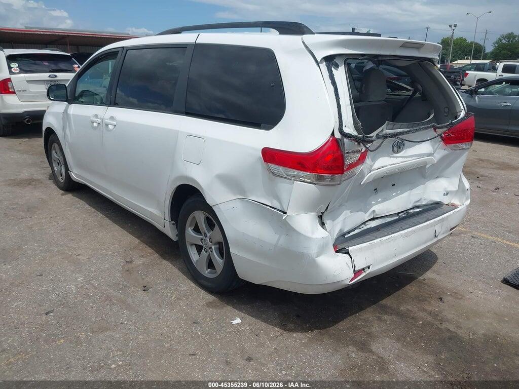 5TDKK3DC4BS105178 2011 TOYOTA SIENNA photo no. 3