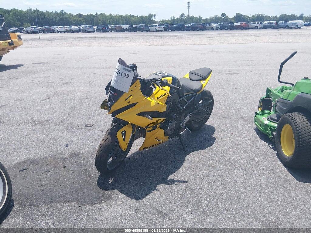 JS1EM13B9R7101002 2024 SUZUKI GSX800 photo no. 2
