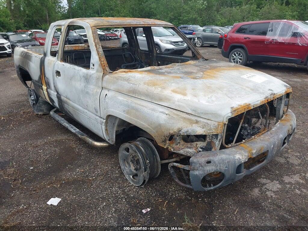 1B7HF13Z4XJ631663 1999 DODGE RAM 1500 photo no. 1