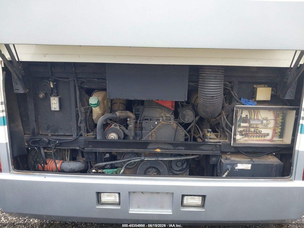1RF120617W1013855 1998 ROADMASTER RAIL EXECUTIVE SIGNATURE photo no. 10