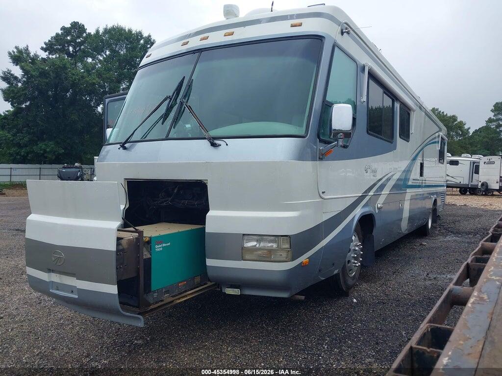 1RF120617W1013855 1998 ROADMASTER RAIL EXECUTIVE SIGNATURE photo no. 2