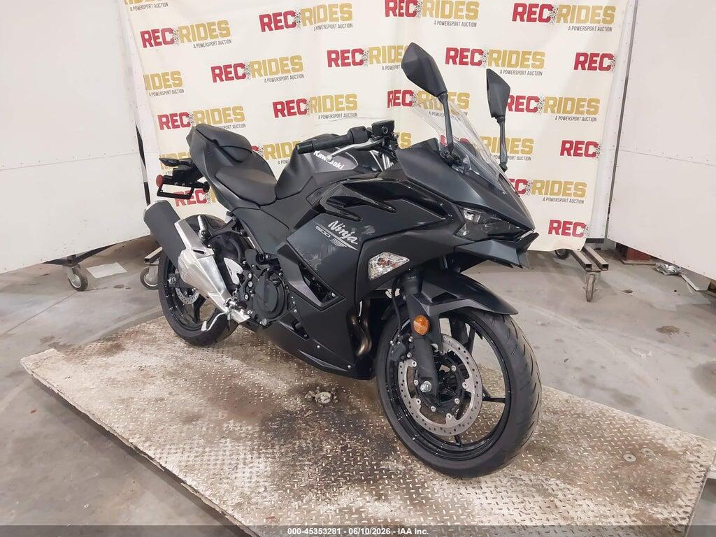 ML5EXGH12TDA98689 2026 KAWASAKI EX500 photo no. 1
