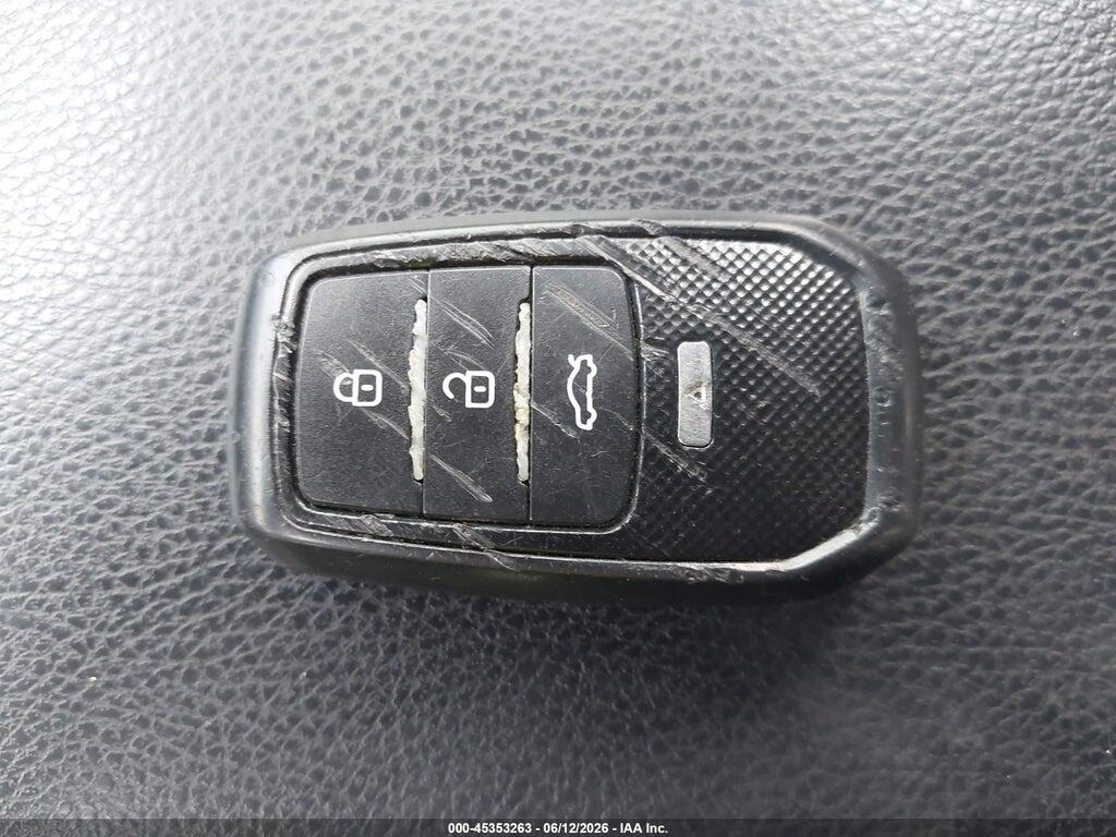 JTMRFREV0JJ746247 2018 TOYOTA RAV4 photo no. 11