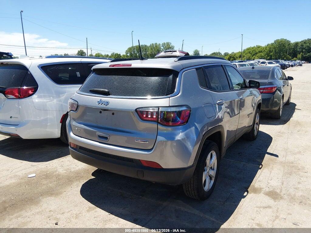 3C4NJDBB6JT418379 2018 JEEP COMPASS photo no. 4